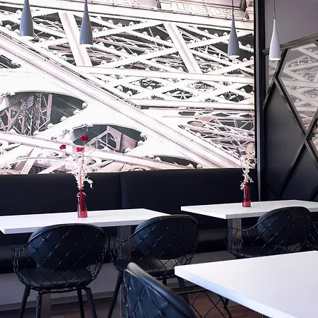 Opera Affiliated By Meliá 4*
